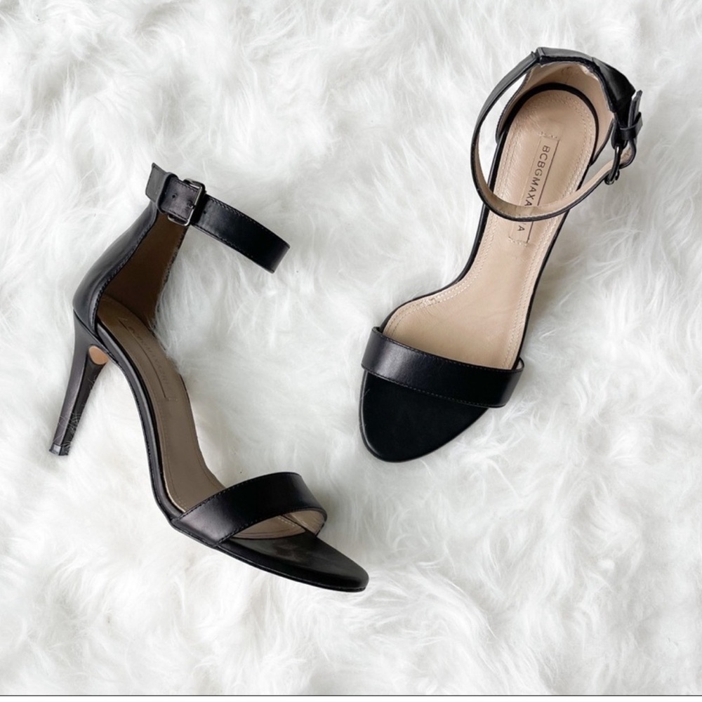 BCBG heeled sandal